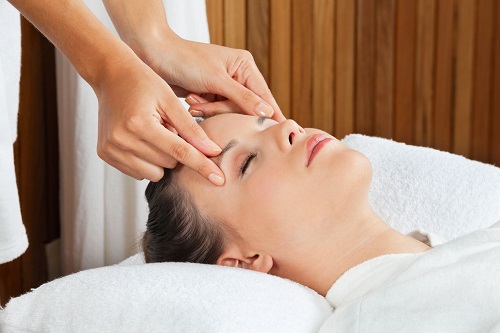 Как действует массаж головы при головных болях