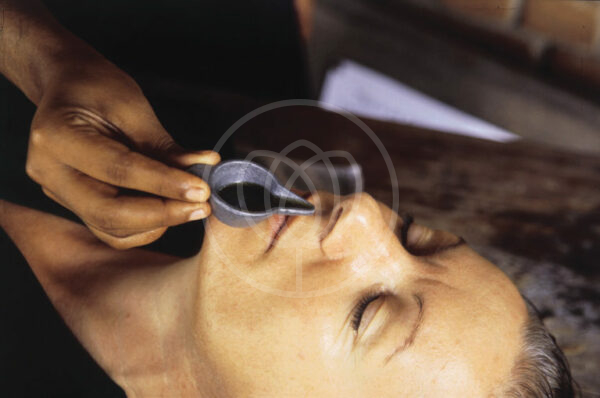 Nasyam sinus cleansing procedure
