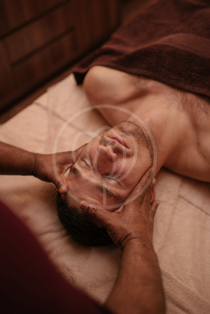 Facial massage Mukha Abhyanga