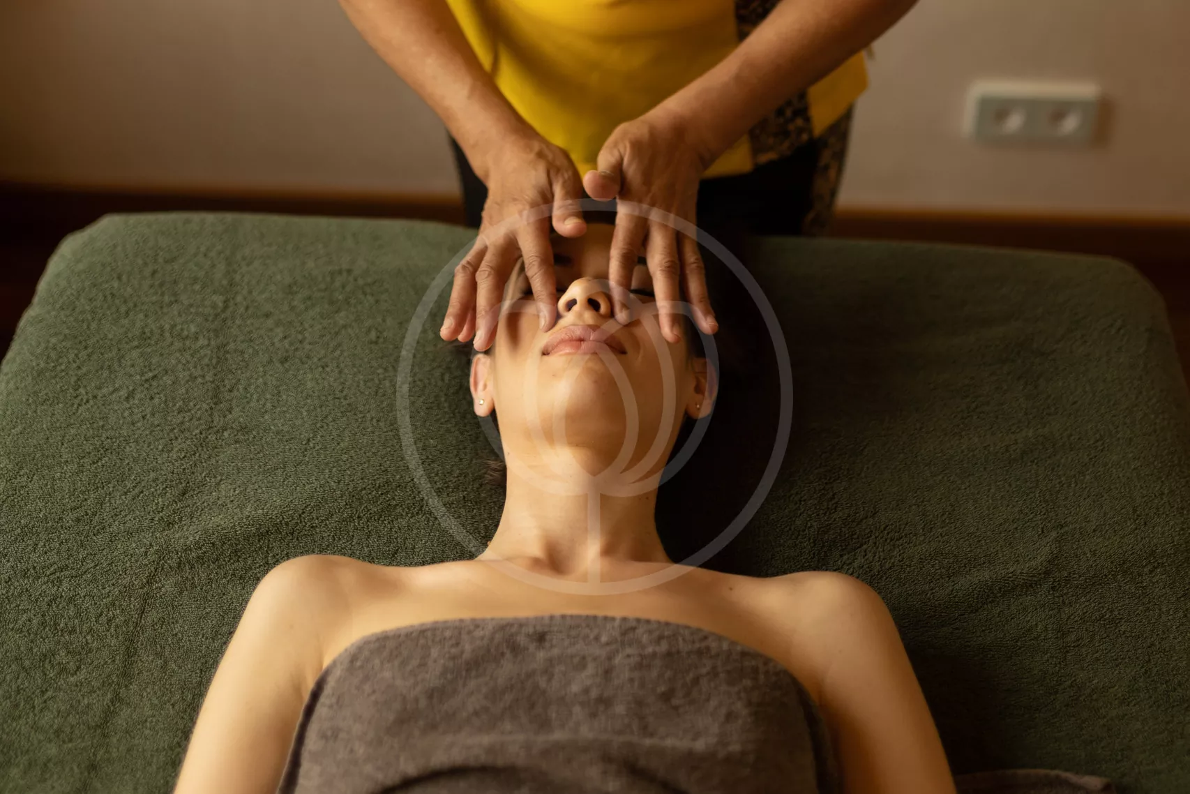 Буккальный массаж лица