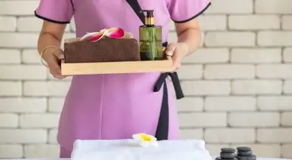 что действительно нужно взять, а что уже ждёт вас в салоне массажа